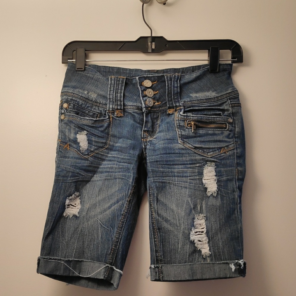 Almost famous Jean shorts